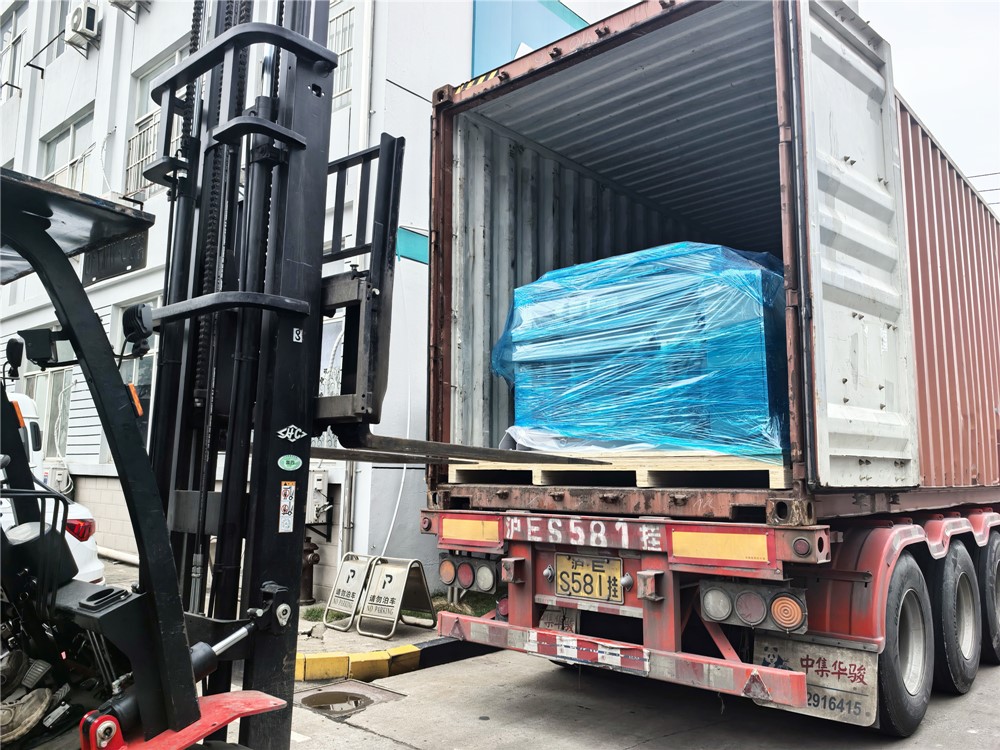 汉鼎 DTE-1250D 高速束绞机装车发运海外